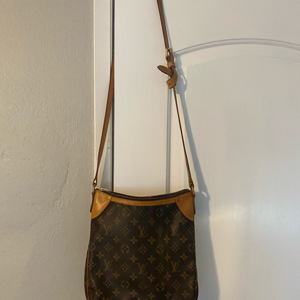 Louis Vuitton crossbody bag